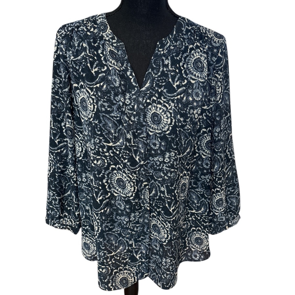 NYDJ is Floral Print Women's Top - Blue and White Size L